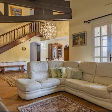 La Bastide De La 尼姆