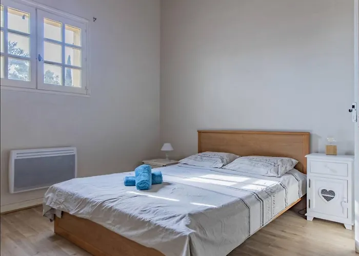 La Bastide De * Nîmes