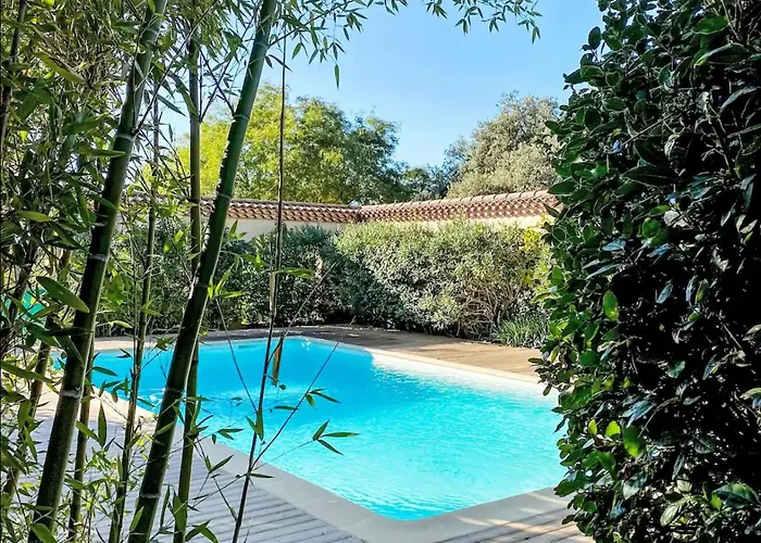 La Bastide De * Nîmes